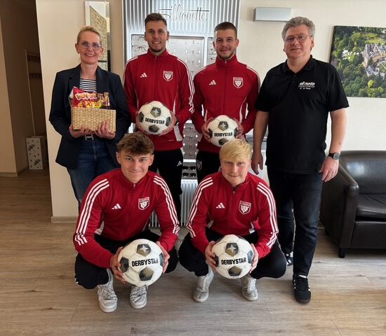 Sponsoring des SV Nienstädt 09 durch Di Noto Augenoptik Hörakustik